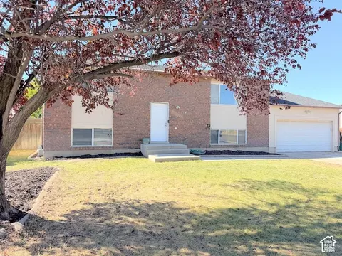 5563 S 3925 W, Roy, UT 84067