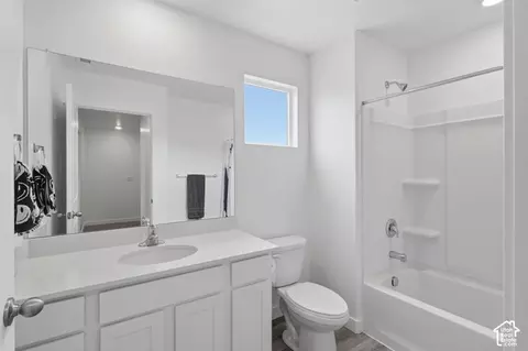 Bath - 1926 Ember Ln #433, Eagle Mountain, UT 84005 photo 2 of 2