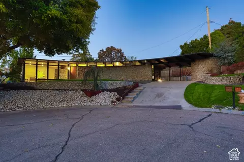 2739 E Pebble Glen Cir, Millcreek, UT 84109