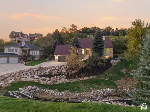 2119 Oak Ln, Layton, UT 84040
