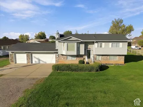 3197 N Higley Rd, Farr West, UT 84404