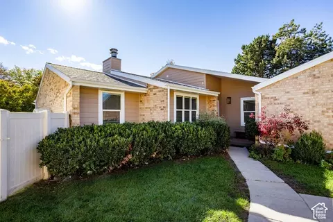 Exterior - 6425 S Tanner Ln E, Murray, UT 84121 photo 8 of 9