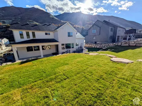 Exterior - 3726 S Mapleton Estates Dr, Mapleton, UT 84664 photo 5 of 6