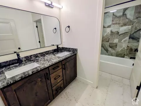 Bath - 3726 S Mapleton Estates Dr, Mapleton, UT 84664 photo 3 of 4
