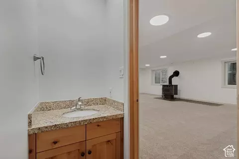 Bath - 2568 N Lake Mountain Rd, Eagle Mountain, UT 84005 photo 6 of 8