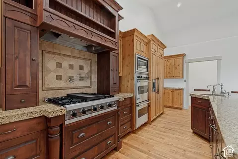 Kitchen - 2568 N Lake Mountain Rd, Eagle Mountain, UT 84005 photo 4 of 7
