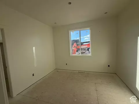 Bedroom - 21 S Constitution Dr, Roosevelt, UT 84066 photo 3 of 3