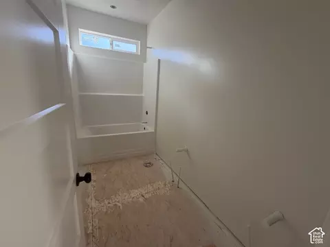 Bath - 21 S Constitution Dr, Roosevelt, UT 84066 photo 2 of 2