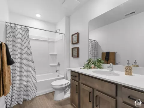 Bath - 1958 E Corriente Dr #1292, Salem, UT 84653 photo 2 of 3
