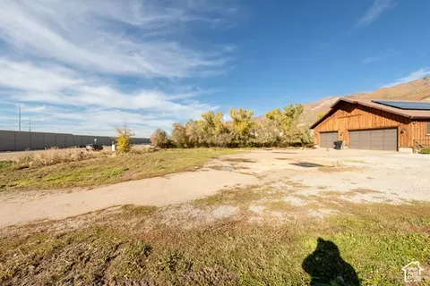 2135 N 725 Cir W, Centerville, UT 84014 photo 2