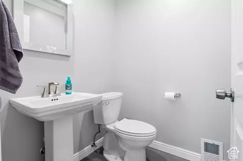 Bath - 1513 E 5975 S, Holladay, UT 84121 photo 3 of 5