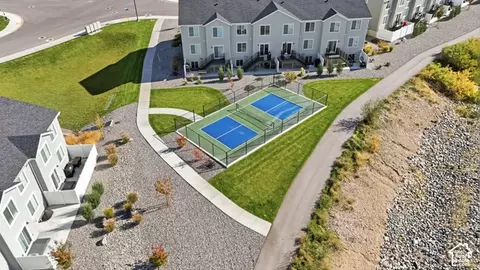 View/Area - 206 E Broken Arrow Ave, Tooele, UT 84074 photo 3 of 6