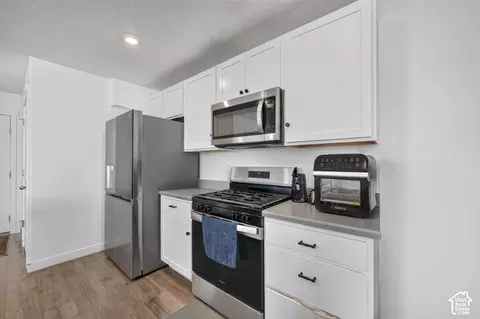 Kitchen - 206 E Broken Arrow Ave, Tooele, UT 84074 photo 2 of 2