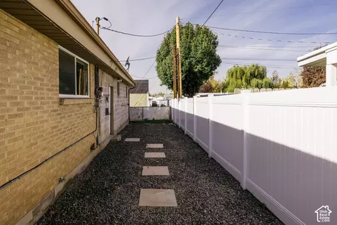 Exterior - 360 W 1450 N, Bountiful, UT 84010 photo 7 of 8