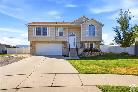 Exterior - 674 E Abottsford Ct S, Sandy, UT 84070 photo 6 of 7