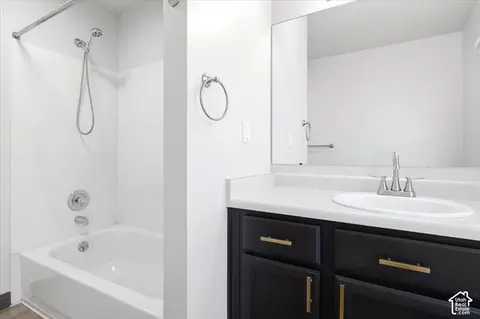 Bath - 674 E Abottsford Ct S, Sandy, UT 84070 photo 5 of 6