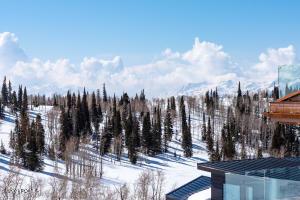 8498 Spring Park Rd, Eden, UT 84310 photo 1