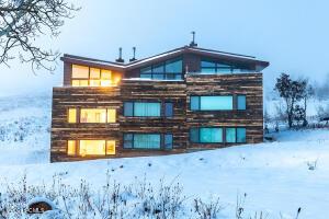 8469 E Copper Crest Rd, Eden, UT 84310 photo 1