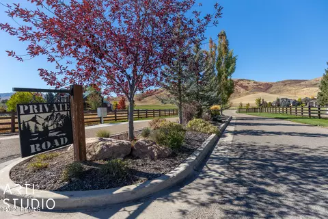797 W Elk Run Dr, Morgan, UT 84050 photo 1