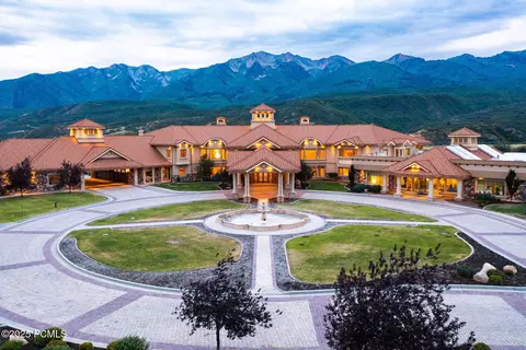 8272 N Left Fork Hobble Crk Rd, Springville, UT 84663