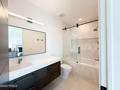 Bath - 2132 E Outlaw Rd, Hideout, UT 84036 photo 5 of 7