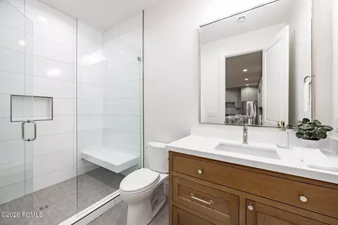 Bath - 618 S Fox Den Rd, Midway, UT 84049 photo 9 of 10
