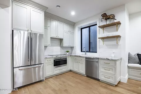 Kitchen - 618 S Fox Den Rd, Midway, UT 84049 photo 4 of 4