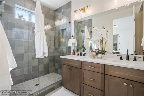 Bath - 115 S 100 E, Midway, UT 84049 photo 1 of 1