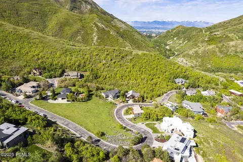 326 S Maryfield Dr, Salt Lake City, UT 84108