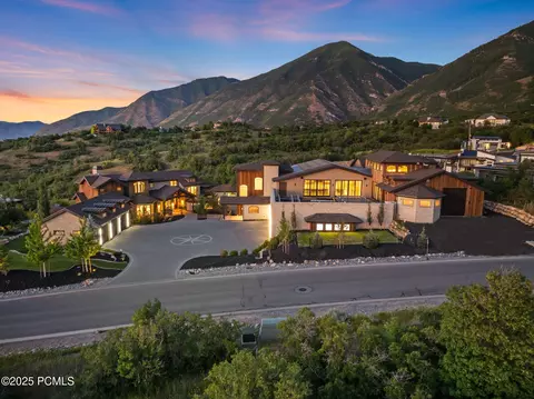 867 S Summit Creek Dr, Woodland Hills, UT 84653