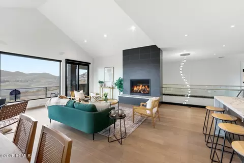 Living - 10640 N Reflection Rdg, Hideout, UT 84036 photo 2 of 4
