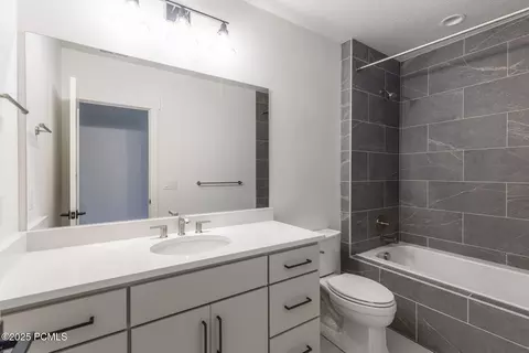 Bath - 678 E Silver Hill Loop, Hideout, UT 84036 photo 6 of 6