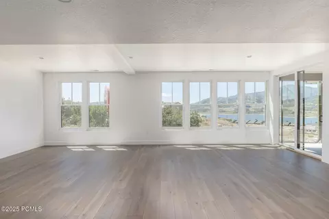 Living - 678 E Silver Hill Loop, Hideout, UT 84036 photo 3 of 5