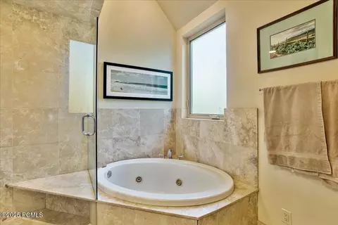 Bath - 4757 S Meadowview Rd, Murray, UT 84107 photo 5 of 6