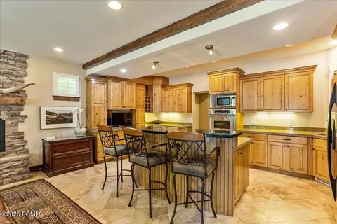 Kitchen - 4757 S Meadowview Rd, Murray, UT 84107 photo 3 of 8