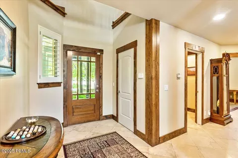Entry Way - 4757 S Meadowview Rd, Murray, UT 84107 photo 1 of 4