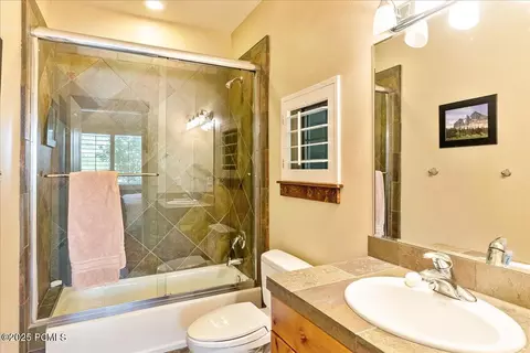 Bath - 4757 S Meadowview Rd, Murray, UT 84107 photo 3 of 6
