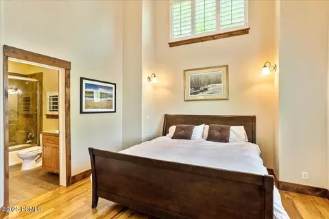 Bedroom - 4757 S Meadowview Rd, Murray, UT 84107 photo 3 of 10