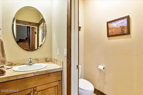 Bath - 4757 S Meadowview Rd, Murray, UT 84107 photo 1 of 6