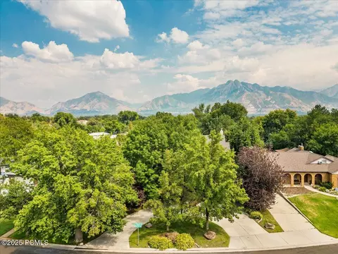 View/Area - 4757 S Meadowview Rd, Murray, UT 84107 photo 2 of 6