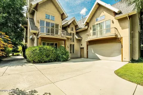 Exterior - 4757 S Meadowview Rd, Murray, UT 84107 photo 4 of 9