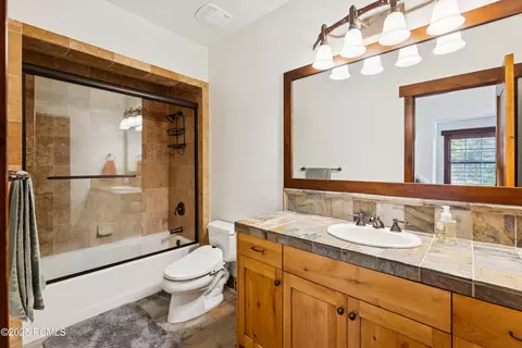 Bath - 2990 E Primrose Trl, Kamas, UT 84036 photo 1 of 12