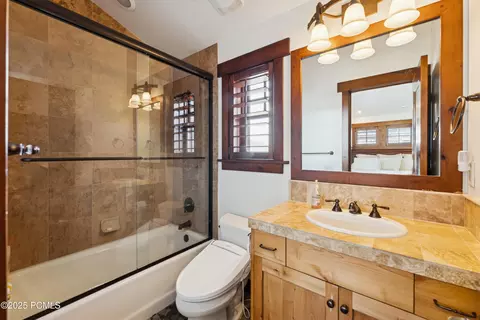 Bath - 2990 E Primrose Trl, Kamas, UT 84036 photo 6 of 12