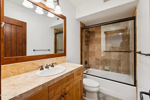 Bath - 2990 E Primrose Trl, Kamas, UT 84036 photo 4 of 12