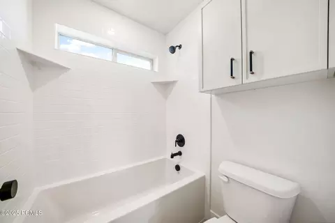 Bath - 1085 Olympic Cir, Midway, UT 84049 photo 3 of 7