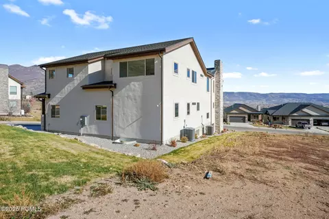 Exterior - 1085 Olympic Cir, Midway, UT 84049 photo 6 of 8