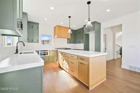Kitchen - 1085 Olympic Cir, Midway, UT 84049 photo 4 of 4