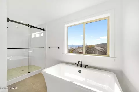 Bath - 1085 Olympic Cir, Midway, UT 84049 photo 5 of 7