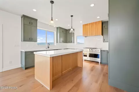 Kitchen - 1085 Olympic Cir, Midway, UT 84049 photo 1 of 4