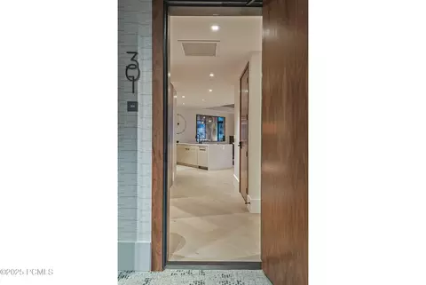 7677 Village Way #301, Park City, UT 84060